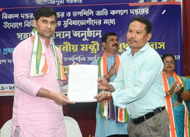 Animal Resource Development Minister Sudhagshu Das distributed offers among new recruits at Agartala on November 20